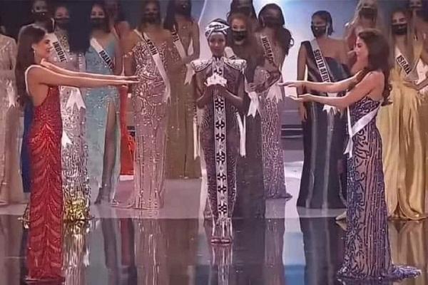 Biểu cảm hiểu chết liền của mỹ nhân dẫn chung kết Miss Universe 2020-9