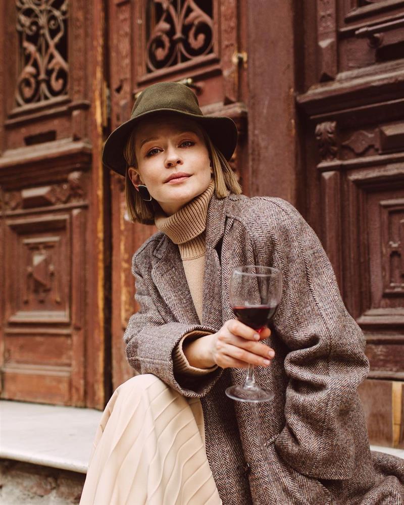 Mỹ nhân được chọn ra ngoài vũ trụ quay phim là ai?-5