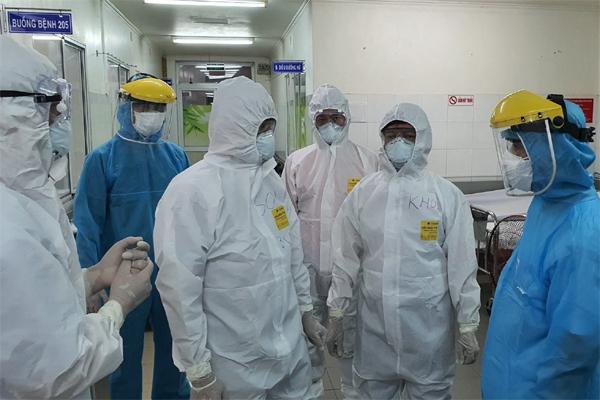 Có 16 bệnh nhân COVID-19 nguy kịch, 2 ca phải can thiệp ECMO-1