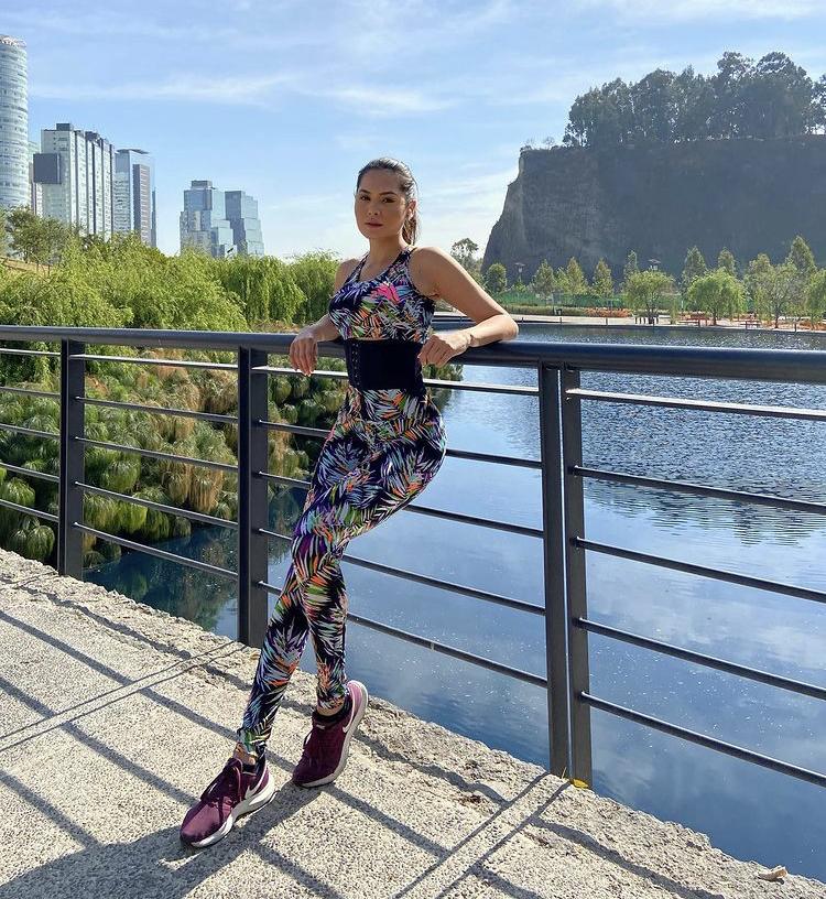 Bí quyết sở hữu dáng đẹp bốc lửa của Tân Hoa hậu Hoàn vũ 2020-3