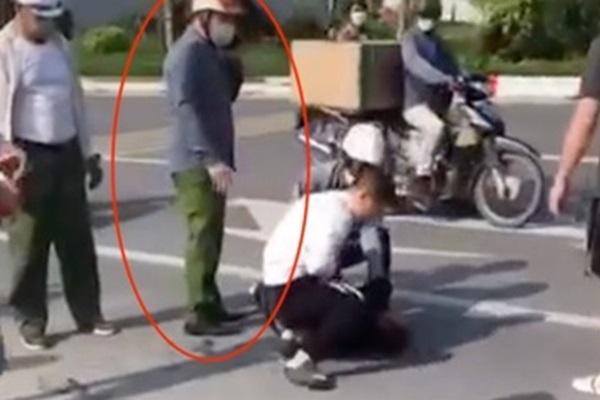 Điều chuyển Công an đứng bấm điện thoại, thưởng nóng tài xế vụ cướp taxi-4