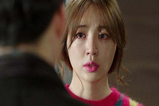 Thấy vợ xới bát cơm thứ 2, chồng giằng lại vì 1 lý do khó tin