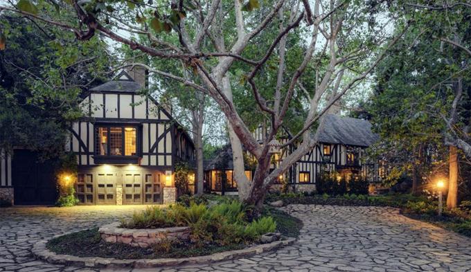 Ariana Grande kết hôn với doanh nhân bất động sản-2