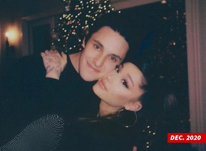 After becoming a wife, Ariana Grande owns a fortune of millions of people
