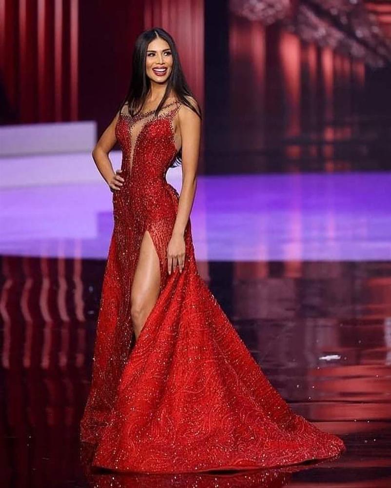 Đôi tình nhân gây xúc động tại chung kết Miss Universe 2020-10