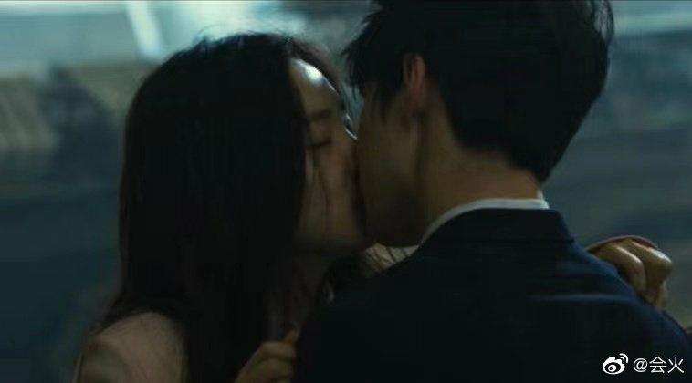 Sehun (EXO) và Ngô Thiến lộ cảnh phim hôn nhau đắm đuối cá chuối-2