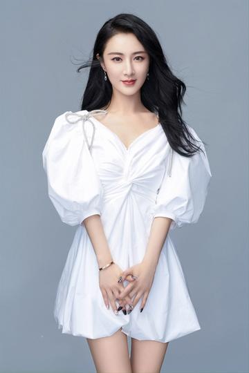 Nữ ca sĩ trở thành tỷ phú Trung Quốc-1