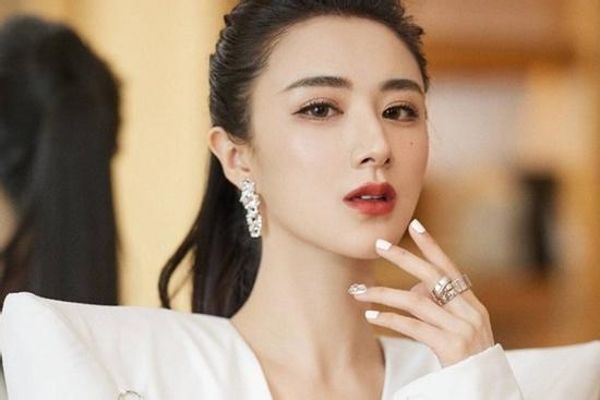 Nữ ca sĩ trở thành tỷ phú Trung Quốc