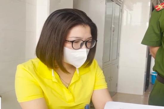 Cơ sở tẩy trắng mực bằng hóa chất: Giám đốc khai 'nhân viên tự xin oxy già để tẩy'