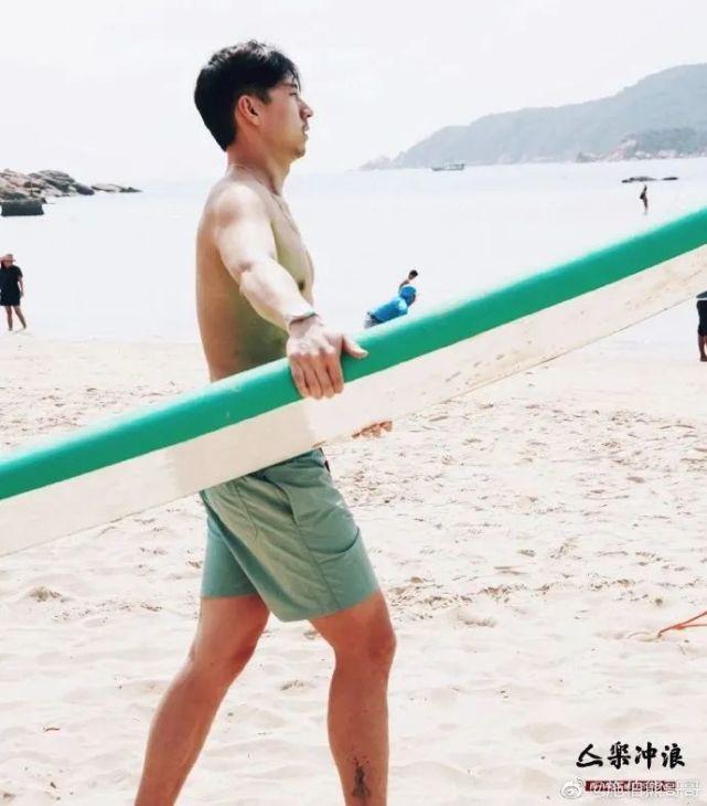 Ngoại hình và gia thế bạn trai mới của Miss đào mỏ Ngô Thiên Ngữ-3