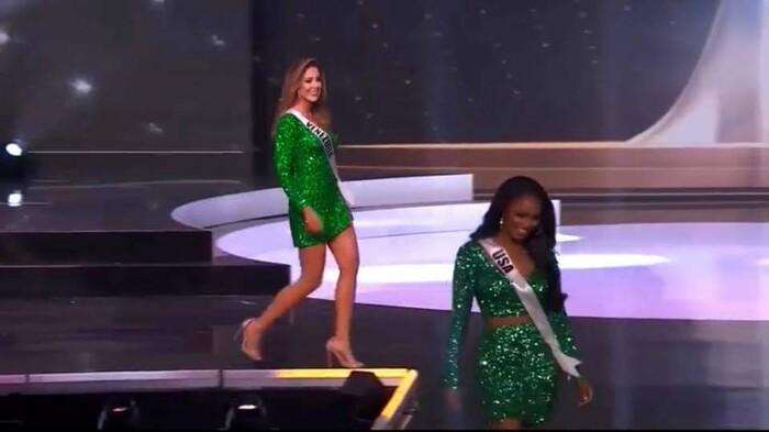 Tá hoả khoảnh khắc Miss Venezuela catwalk như bay khi giày gãy gót, sự thật là?-2