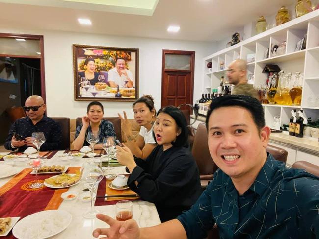 Dàn Shark quyền lực tụ họp, tưởng cá mập lên mâm nào ngờ toàn món dân dã-3