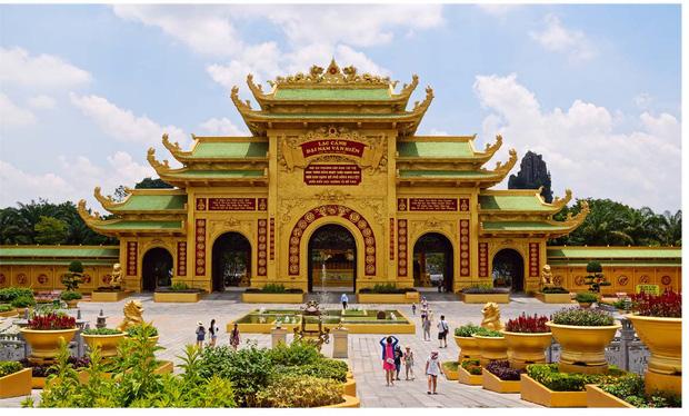 Nghệ sĩ nào chốt deal thành công trước khi bị bà Phương Hằng cấm cửa tới Đại Nam?-7