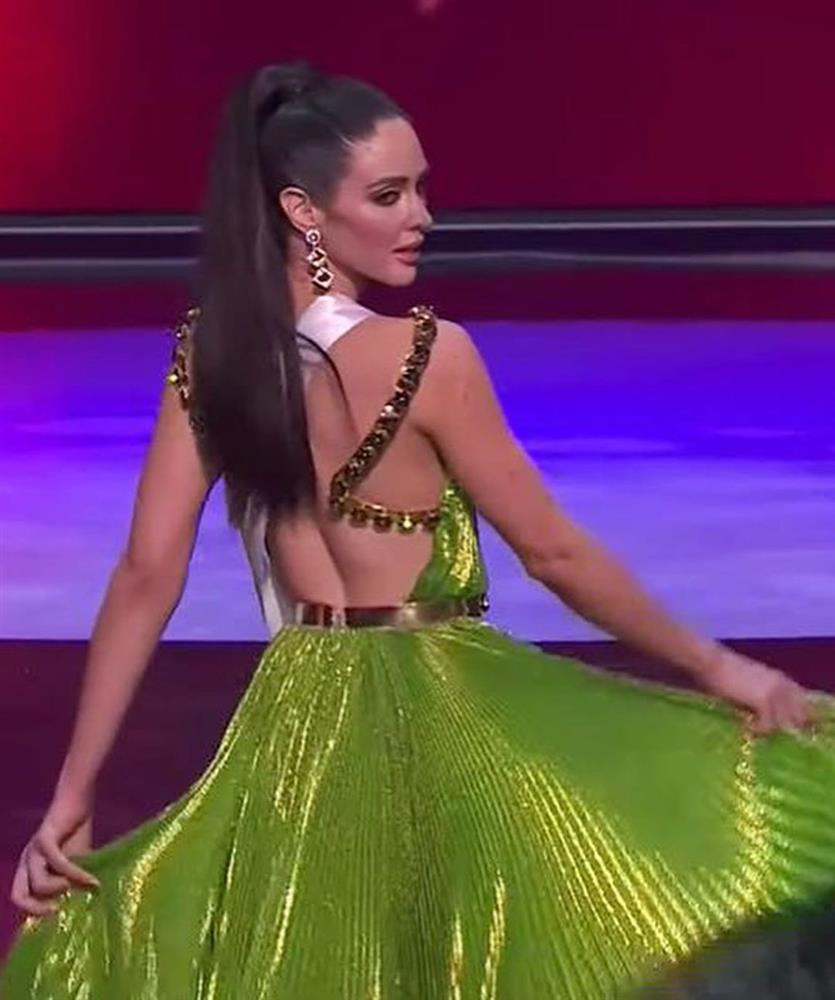 Xôn xao ứng viên vương miện bị cắt nát váy tại Miss Universe 2020-5