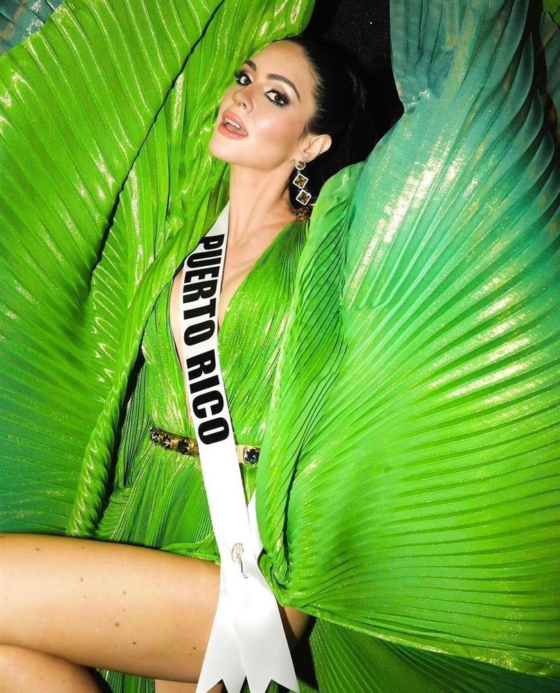 Xôn xao ứng viên vương miện bị cắt nát váy tại Miss Universe 2020-8