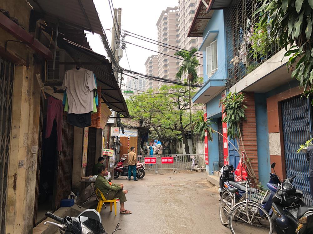 1 người ở quận Cầu Giấy - Hà Nội trốn khỏi khu cách ly về... đi chợ bán hàng-1