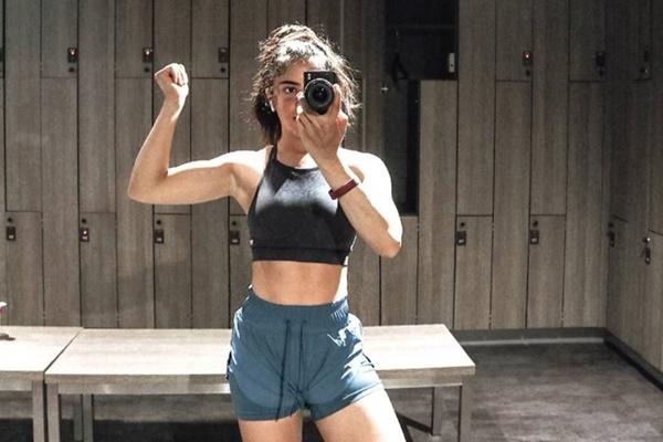 Làm đám cưới giả để trả thù bạn trai cũ-1