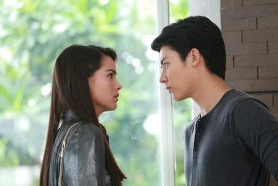 Phụ thuộc tiền bạc để rồi bị chồng chửi thẳng mặt, cô vợ gọi một cú điện rồi ôm con bỏ đi