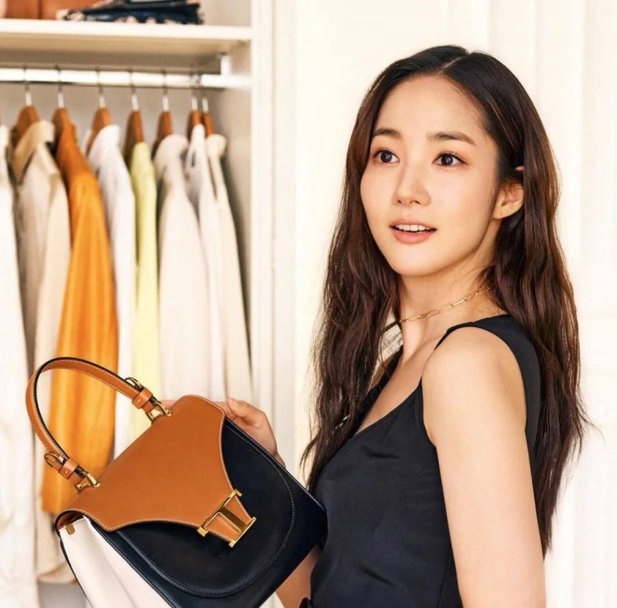 Đàn bà ra ngoài nhất định phải mang theo 3 thứ này, bằng không sẽ bị xem thường-3