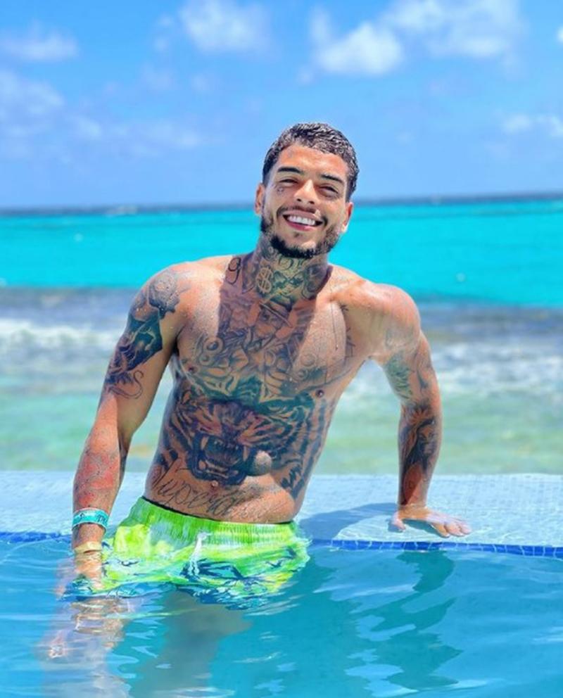 Tưởng vợ bắt quả tang khi ngoại tình, nam ca sĩ nhảy khỏi ban công và qua đời-1