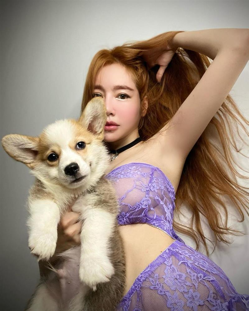 Elly Trần diện bodysuit lọt khe lộ rõ ràng vị trí phản cảm-3