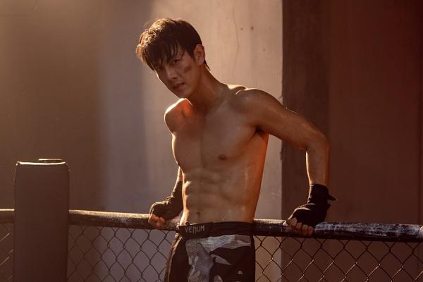 Cây Táo Nở Hoa tập 21 Song Luân khoe 6 múi căng đét