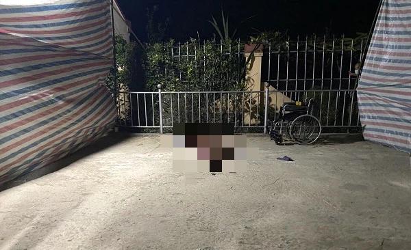 Ngồi xe lăn hóng mát, người đàn ông bị gã hàng xóm cầm dao chém tử vong-1