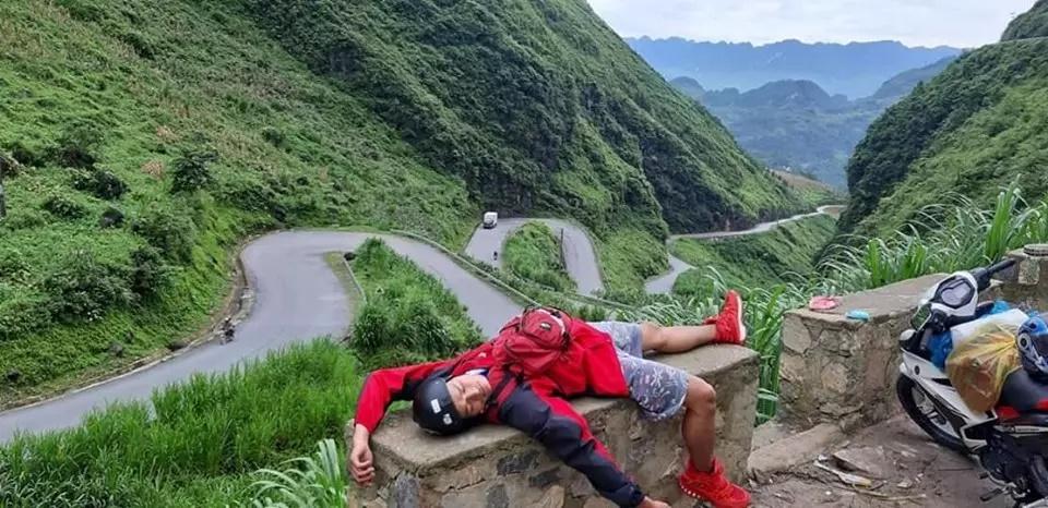 Những tư thế ngủ bất chấp của hội phượt thủ vì quá mệt-5