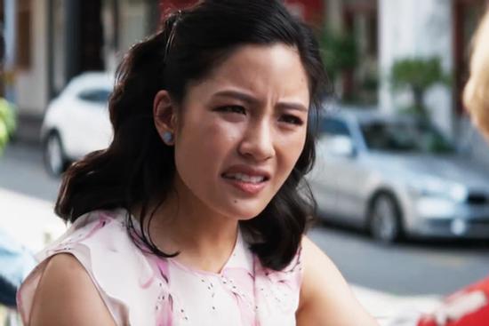 Đi làm rẽ vào quán xôi ăn sáng, tôi run rẩy rơi cả bát khi bà chủ khoe ảnh con trai