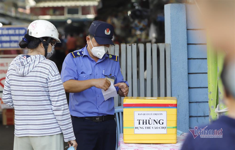 Đà Nẵng triển khai thẻ QR-Code cho người dân đi chợ-1