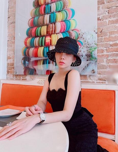 U mê chụp ảnh góc rộng, Lệ Quyên bị soi tay dị dạng, cảnh méo mó-5