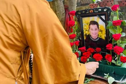 Sao Việt đến tiễn biệt NTK Nhật Dũng, người thân tiết lộ ngày tháng cuối đời