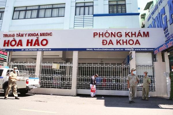 Bánh canh cá lóc sôi sùng sục trong thố, khách xuýt xoa thưởng thức ở Măng Đen-6