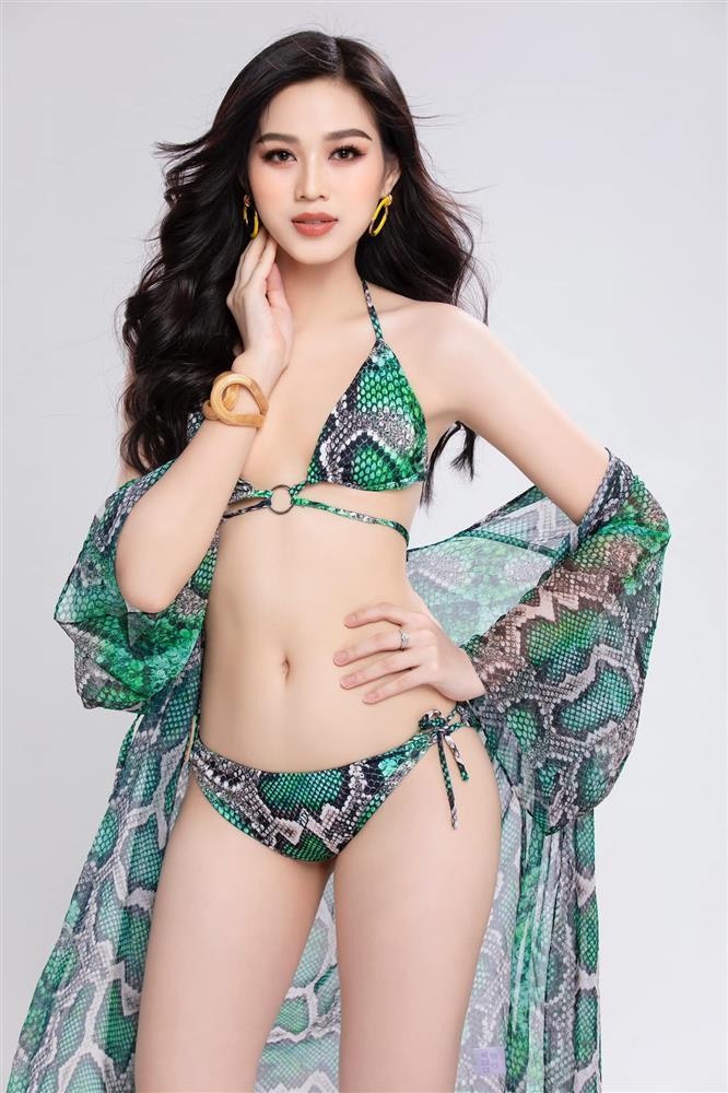 Đỗ Thị Hà tung ảnh bikini căng đét mà fan vẫn xui can thiệp thẩm mỹ-4