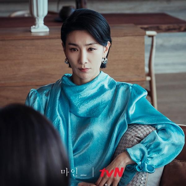 Tạo hình Kim Seo Hyung trong Mine khiến nhiều cô gái bị bẻ cong giới tính-3