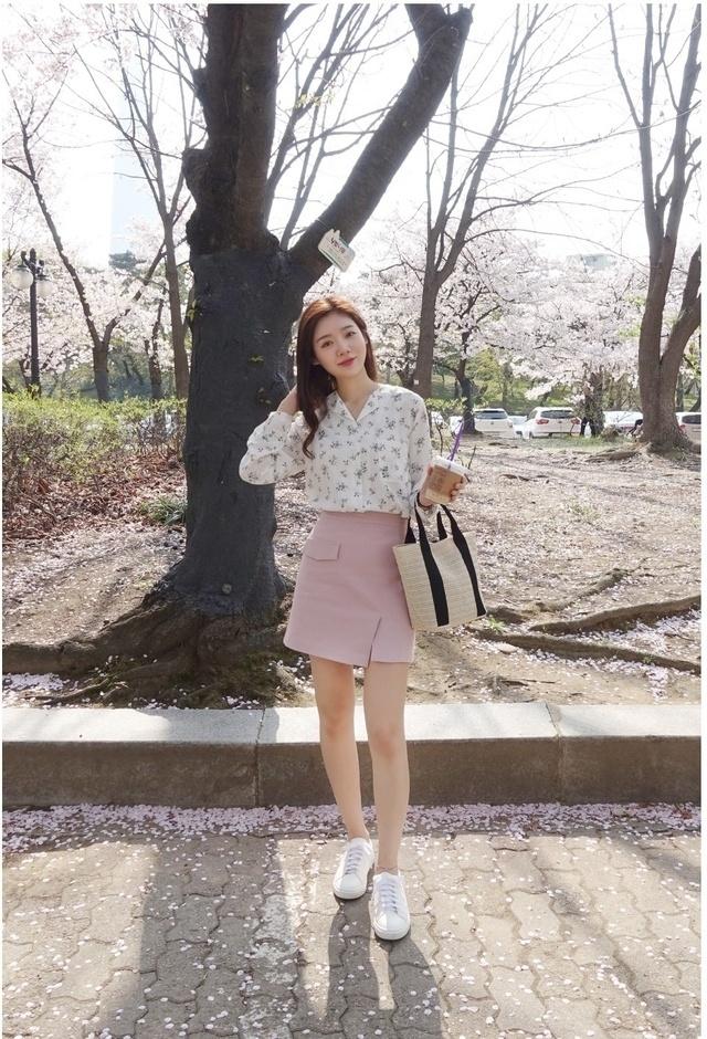 Bí kíp mặc đồ màu hồng pastel đón hè không bị sến súa-7