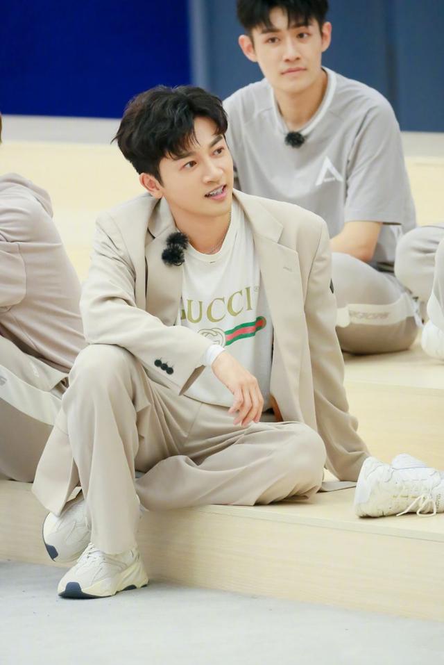 Ngũ A Ca Tô Hữu Bằng vì một mối tình đơn phương mà không kết hôn-10