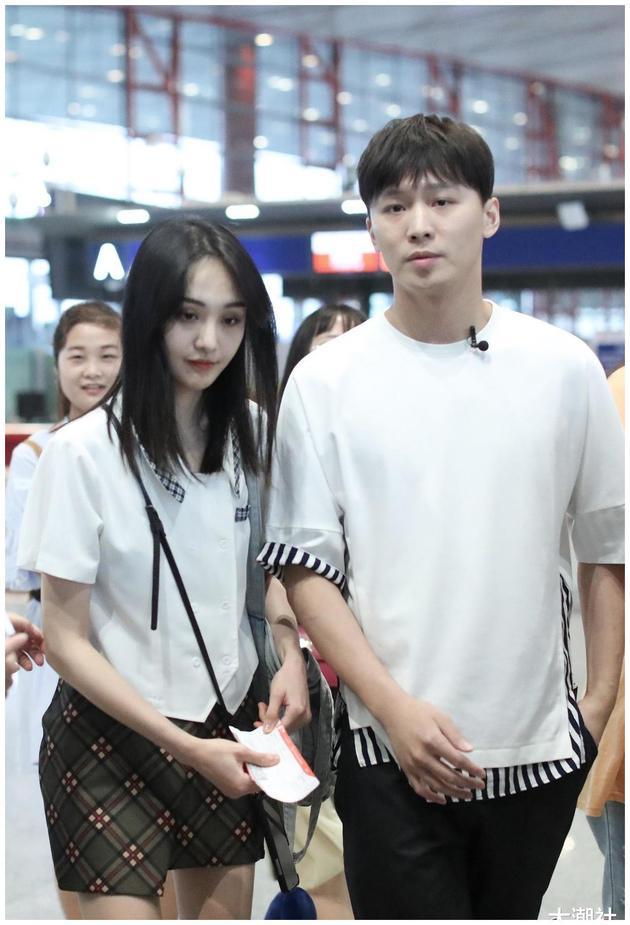 Trương Hằng trầm uất vì bị fan Trịnh Sảng mắng chửi không ngóc nổi đầu-1