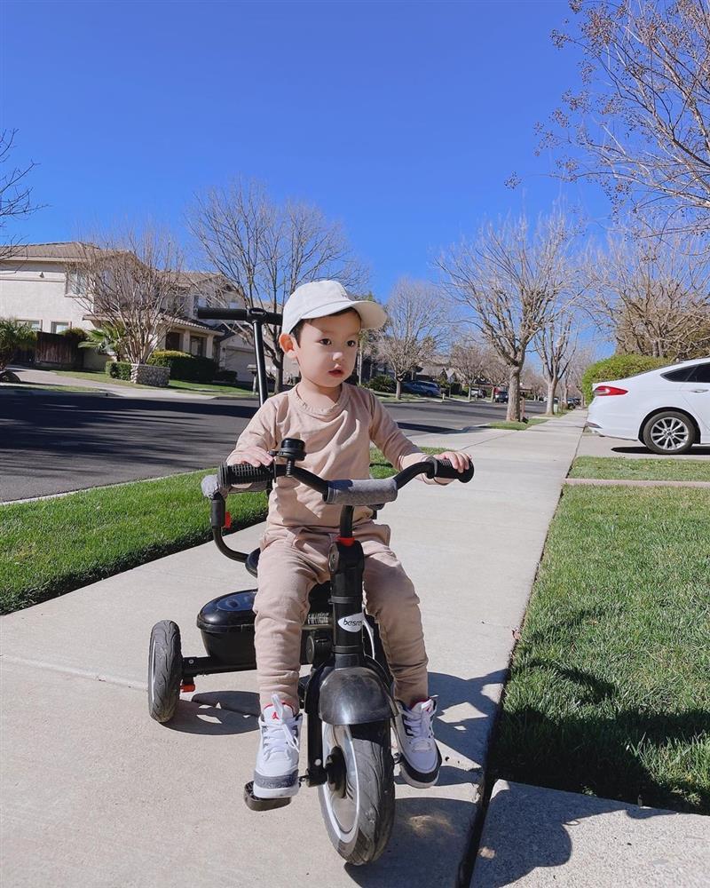 Cưng xỉu khi nghe con trai Phạm Hương tập nói tiếng Việt-5