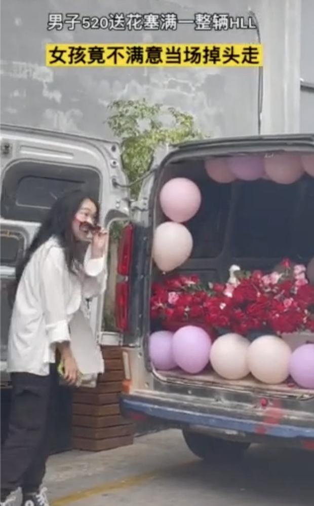 Thanh niên nhờ chở 520 bông hồng tỏ tình, đến nơi cô gái quay đầu đi thẳng-2