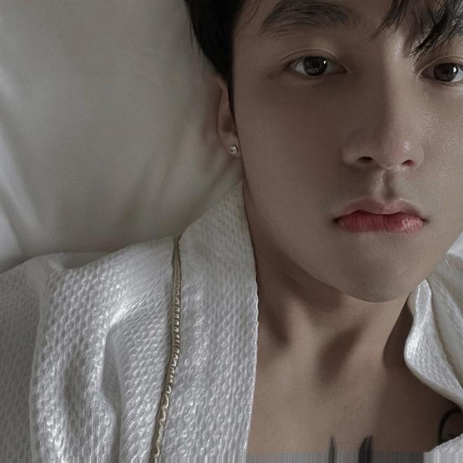 Series ảnh giường chiếu của Sơn Tùng M-TP hút triệu like-4