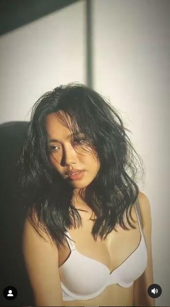 Diệu Nhi giờ chụp hình chỉ mặc mỗi quần nội y, chơi thân Ngọc Trinh có khác!-2