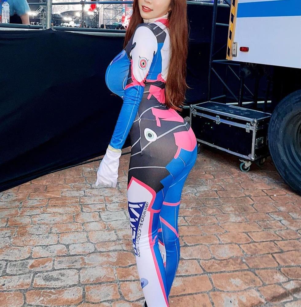 Những chiếc áo mỹ nhân Việt đục khoét tâm hồn người đối diện-2