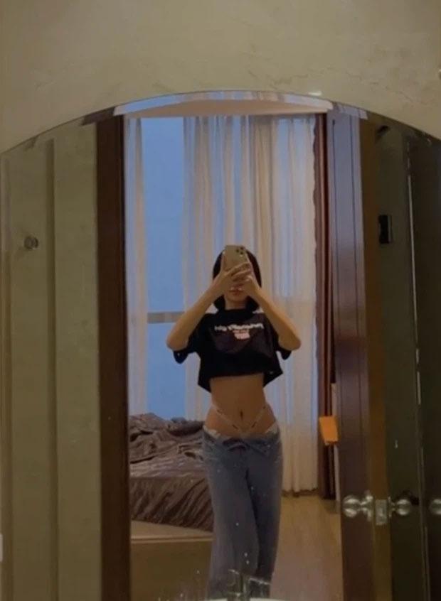 Cẩm Đan tham gia trend quần tụt, sexy thế đại gia Đức Huy muốn không mê cũng khó-2