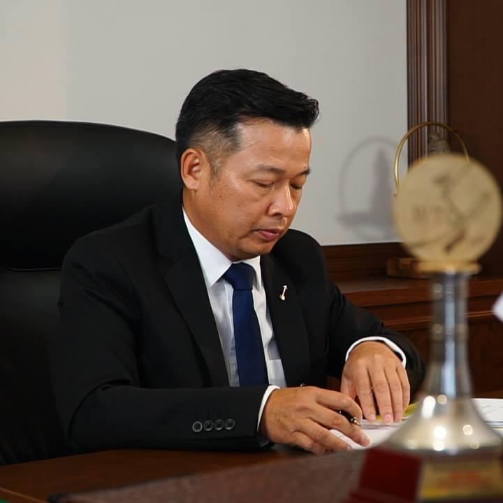 Hôn nhân viên mãn shark Việt và vợ giảng viên chưa từng lộ mặt-2