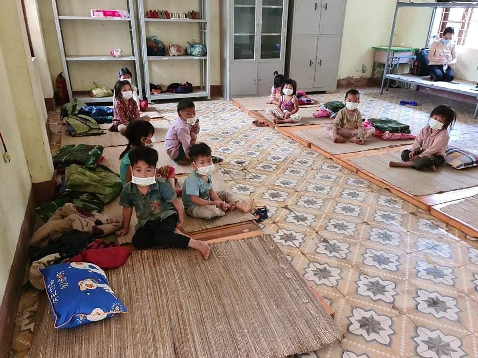 ‘Nhiều em bé ở Điện Biên đi cách ly chỉ có một bộ quần áo trên người’-5