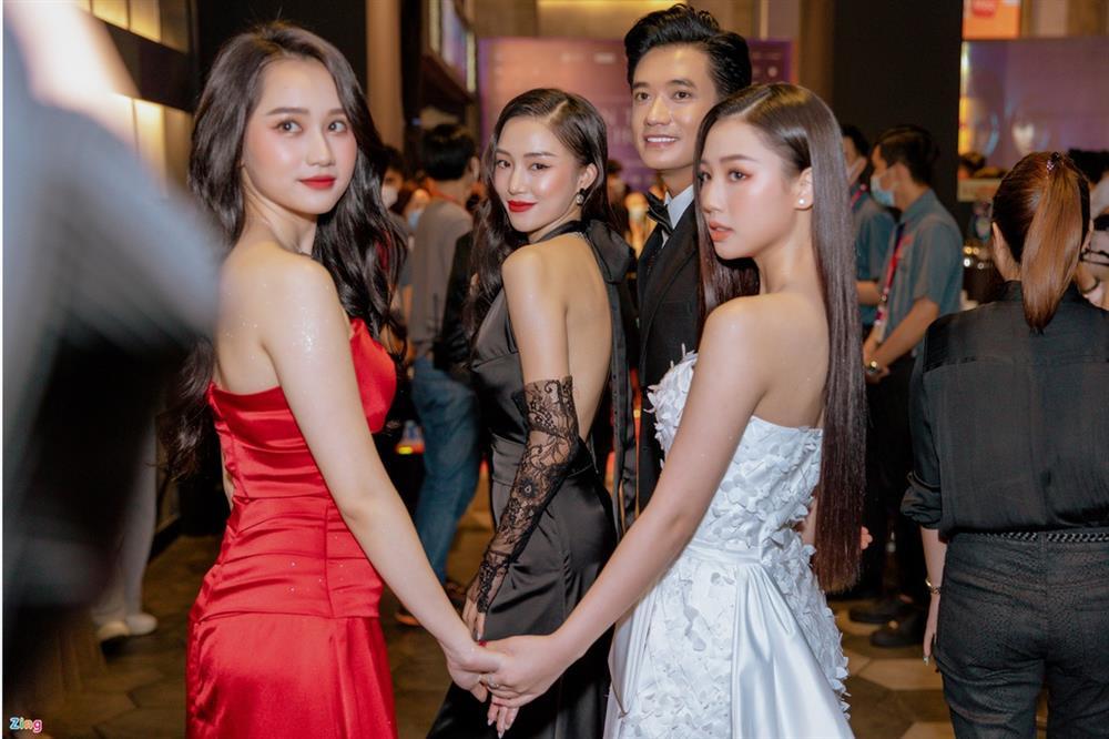 Đúng và sai từ cuộc tranh cãi không hồi kết ‘khán giả nuôi nghệ sĩ’-3