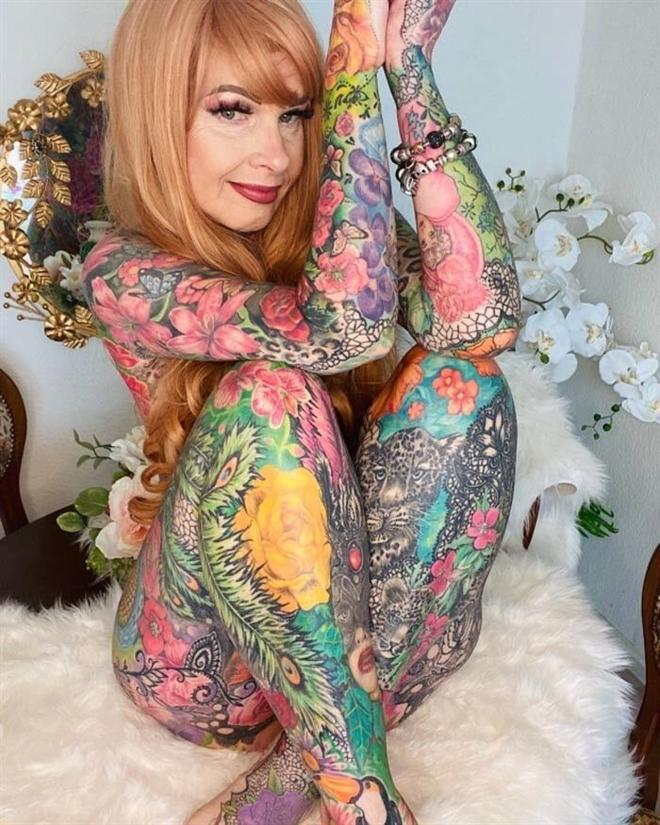 Quý bà 55 tuổi chi gần 1 tỷ đồng xăm kín toàn thân-3