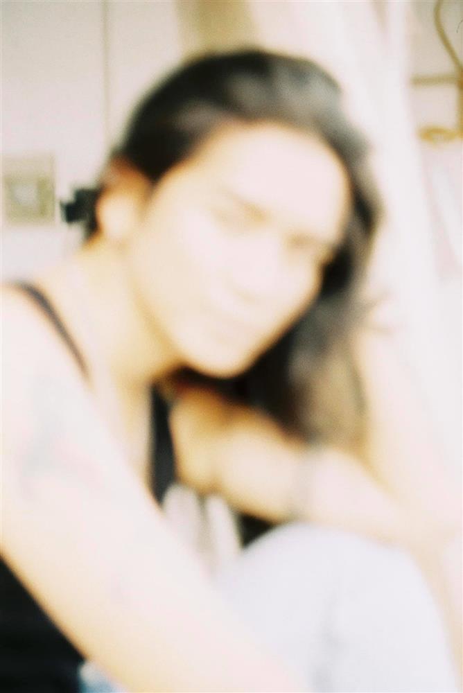 Thuận Nguyễn chụp BB Trần, ngắm nàng thơ chỉ muốn đập điện thoại-1