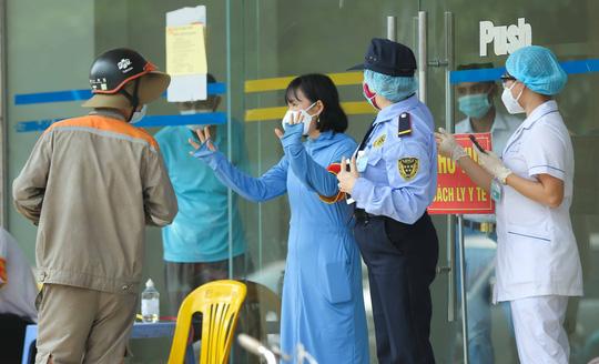 Hà Nội thêm 10 ca dương tính Covid-19, có 3 F1 của cựu Giám đốc Hacinco-2